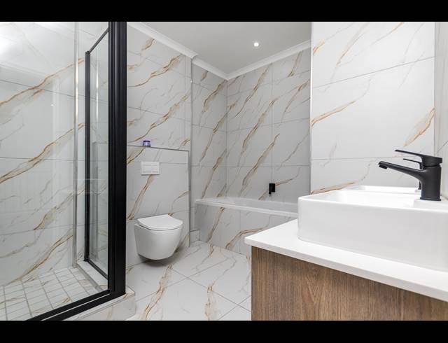 3 BEDROOM APARTMENT FOR SALE IN SANDOWN